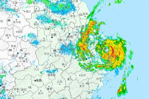 台风“贝碧嘉”登陆上海浦东 成为1949年以来登陆上海的最强台风