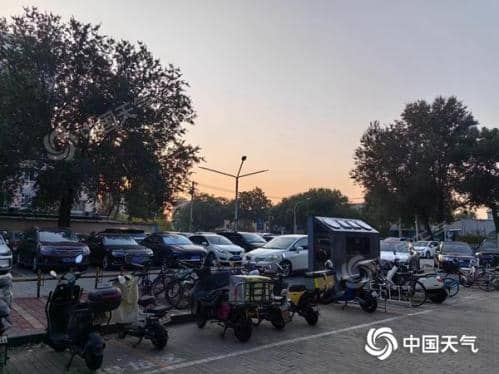 北京今日天晴气爽最高气温21℃左右 昼夜温差较大早晚需添衣