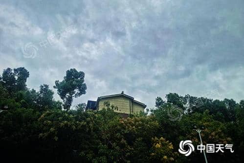 湖南东南部今天有阵雨 明起降雨停歇大部天晴气温升